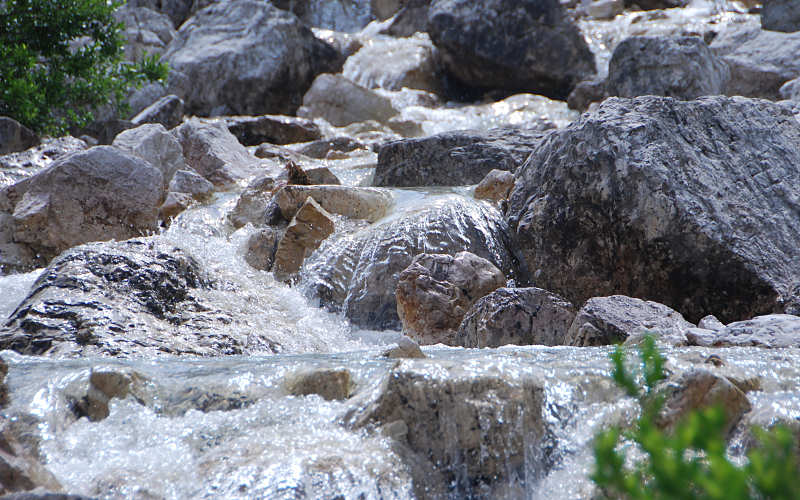 Ein langer ruhiger Fluss